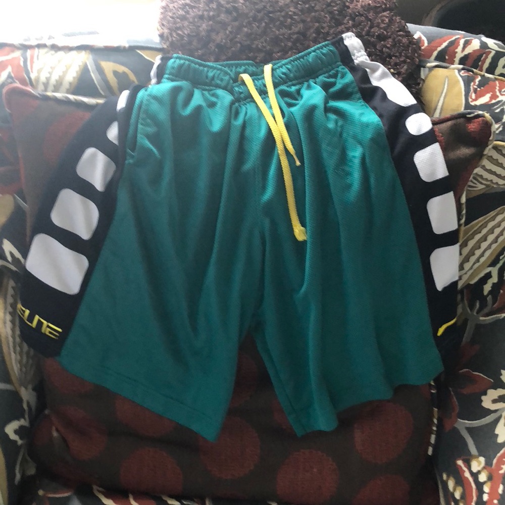 Boys Nike Elite athletic shirt